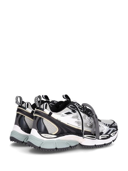 Sneaker Be Right Back