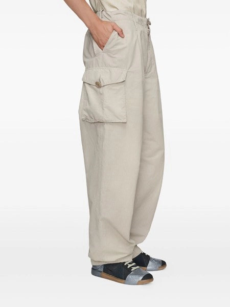 Pantaloni cargo