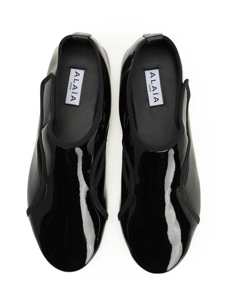 Slippers in vernice