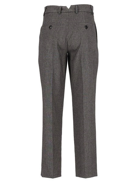 Pantaloni carrot