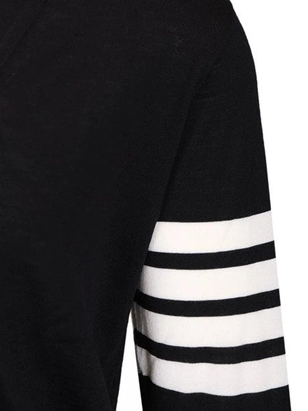 Cardigan classico con scollo a V
