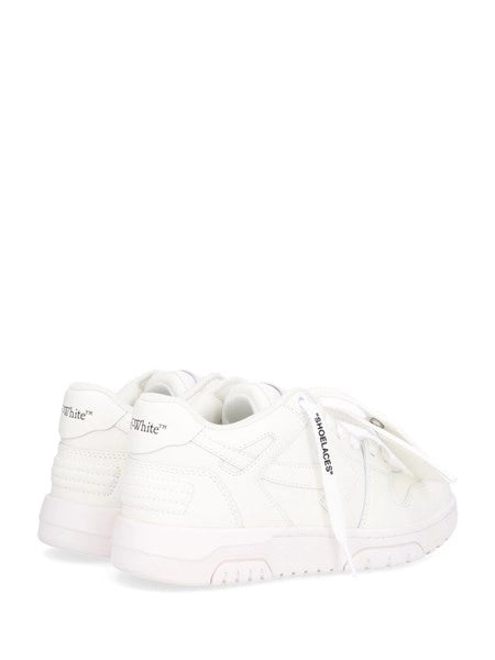 Sneaker Out of office