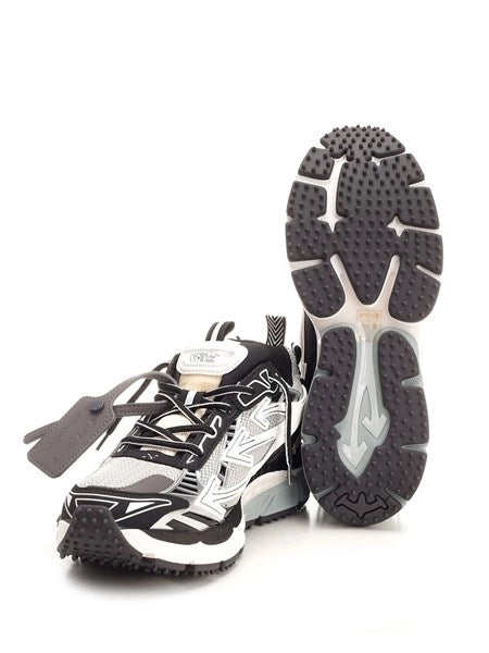 Sneaker "be right back"