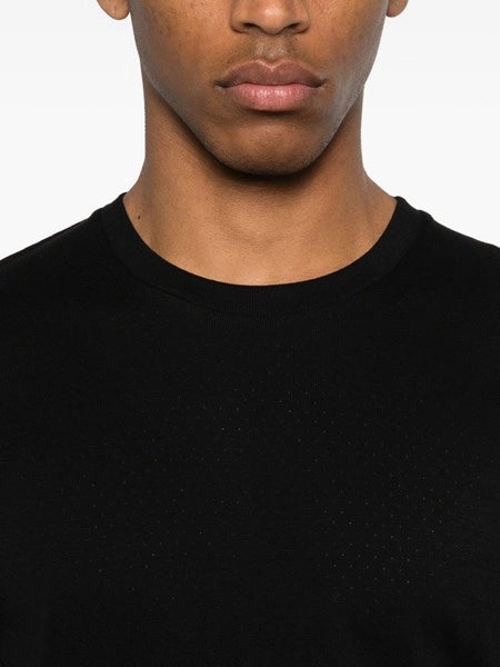 T-shirt a costine traforate