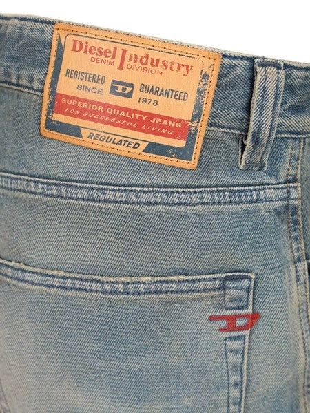 regular jeans 2024