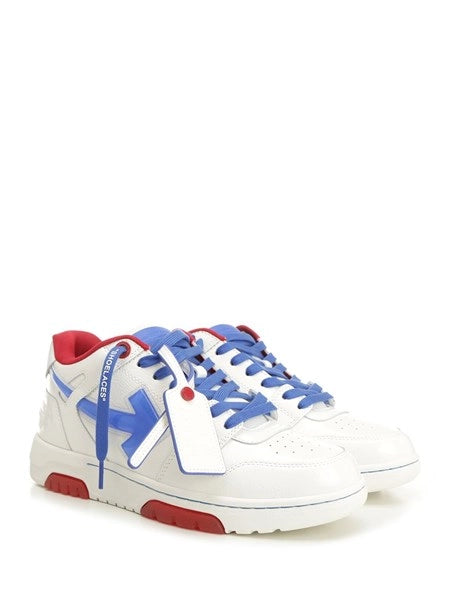 Sneaker Out of office bubble arrow