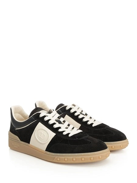 Sneaker "Low Top Upvillage"