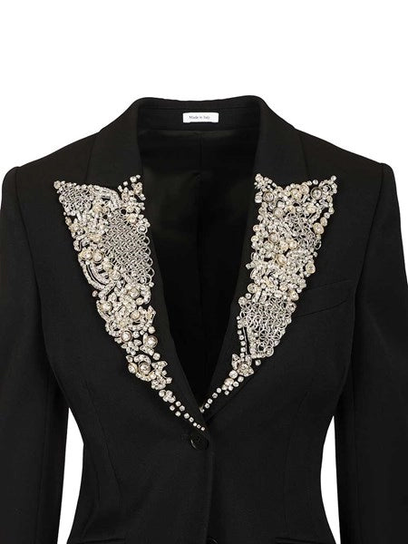 Giacca monopetto con ricamo stile cotta di maglia