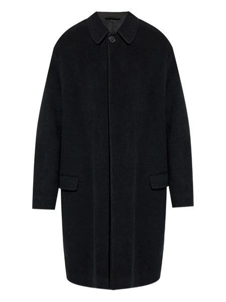 Cappotto con bottoni