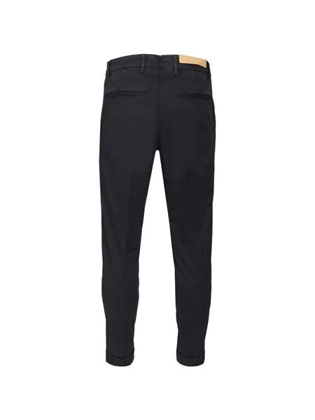 Pantaloni chino