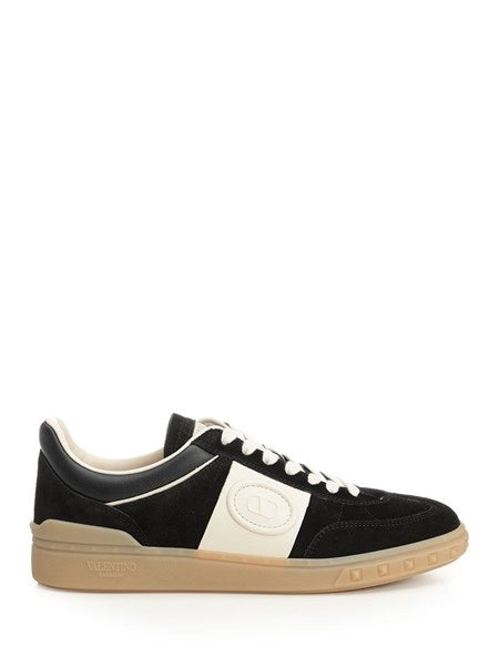 Sneaker "Low Top Upvillage"
