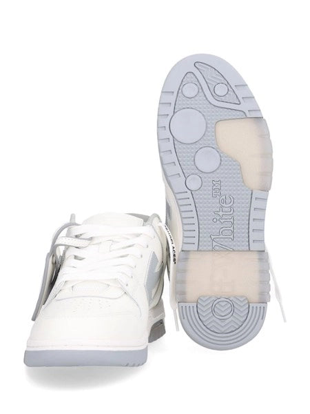 Sneaker Out of office