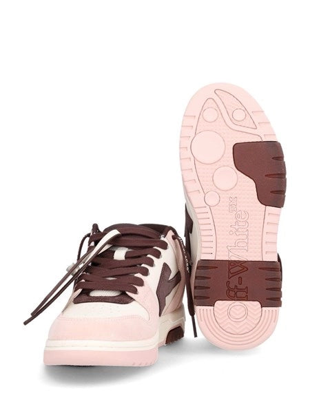 Sneaker Out of office