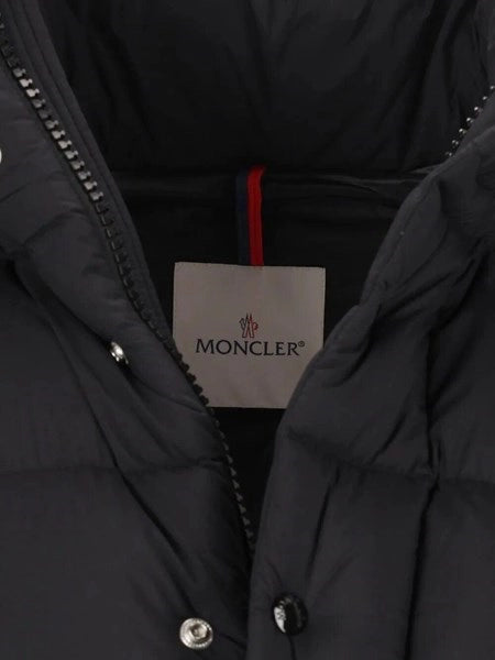 Piumino corto Moncler Maya 70 con cappuccio