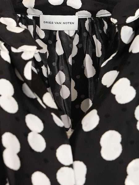 Camicetta drappeggiata in raso jacquard a pois