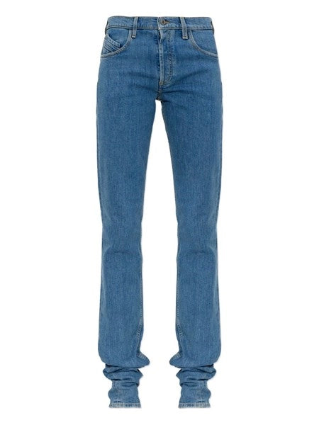 Jeans in denim