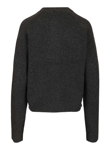 Cardigan con bottoni martellati