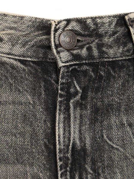 Jeans in denim