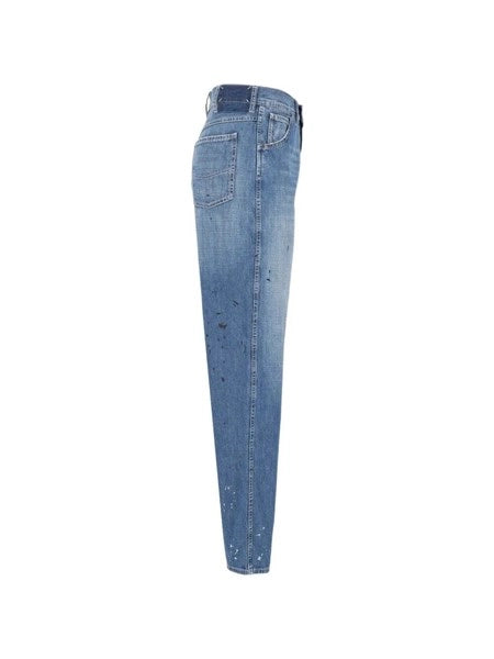 Jeans in denim trattato