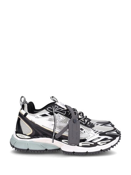 Sneaker Be Right Back