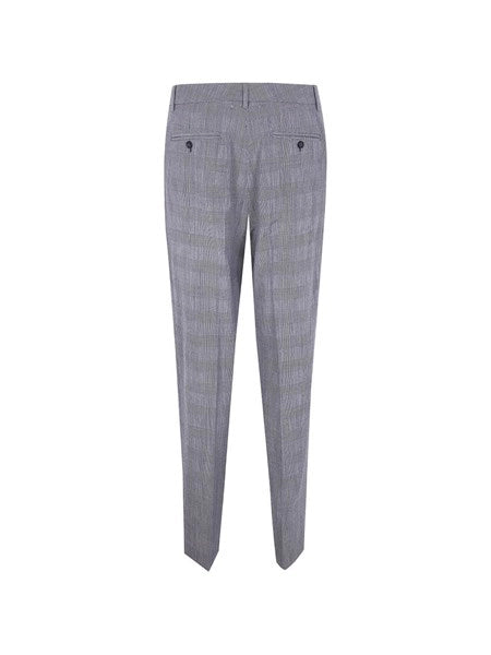 Pantaloni slim