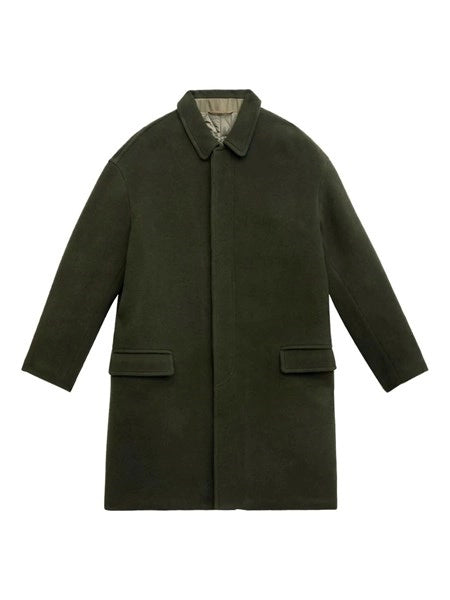 Cappotto con bottoni