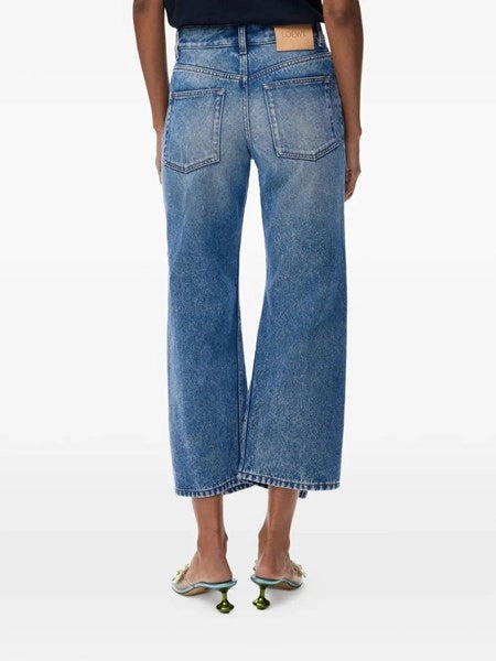 Pantaloni con spacco