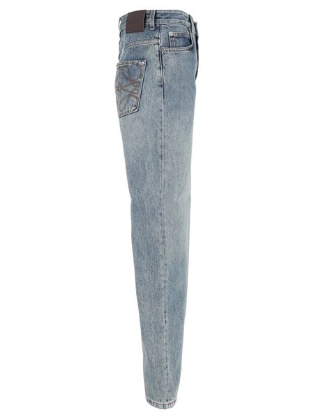 Jeans in denim