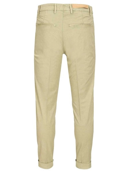 Pantaloni chino