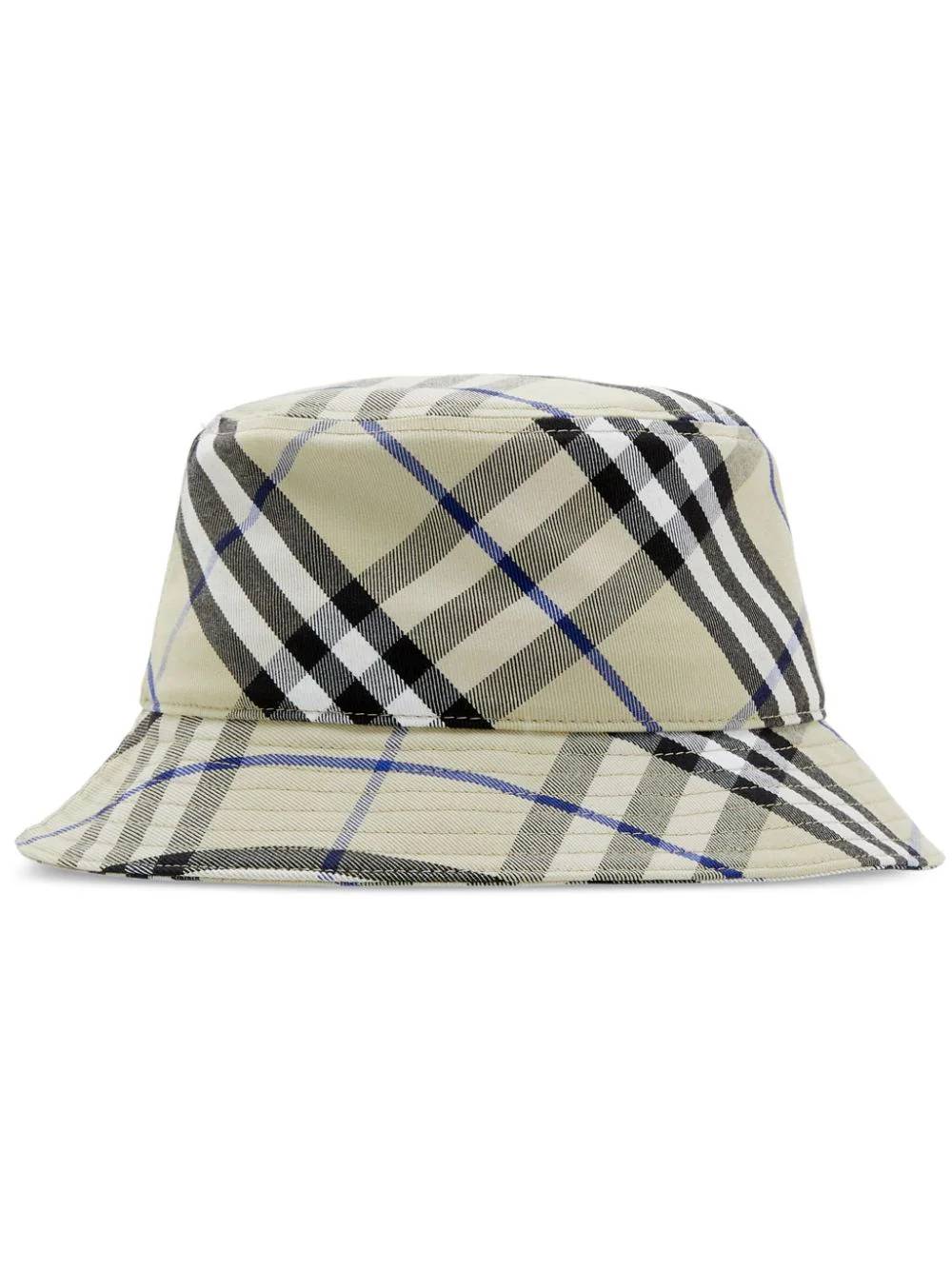 BUCKET HAT.