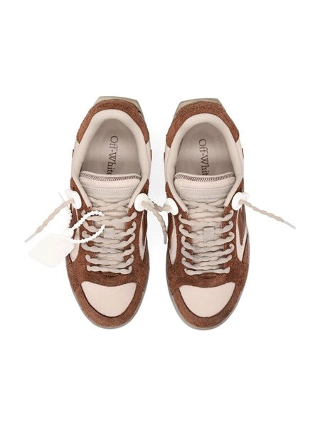 Sneakers End of play