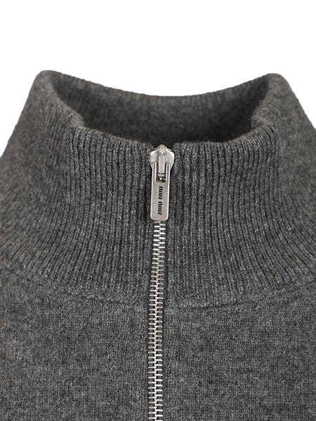 Maglione con cerniera in cashmere e jersey