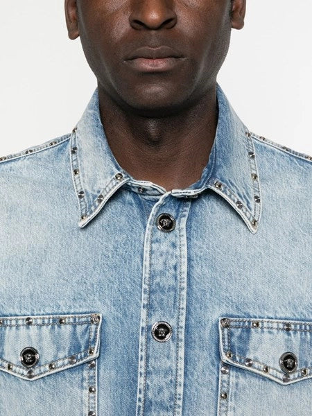 Camicia in denim con borchie