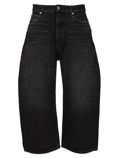 Jeans incurvati