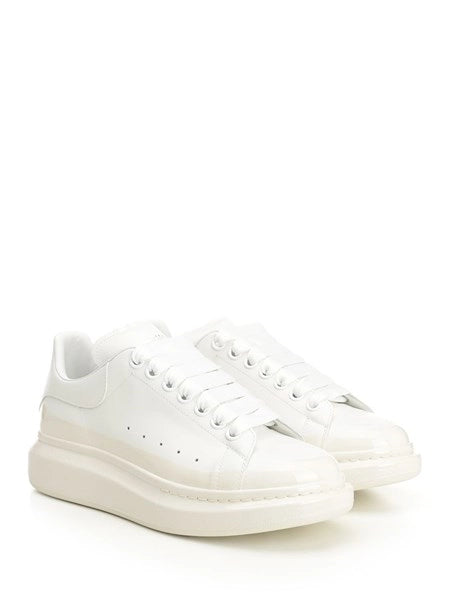 Sneaker "Oversize"