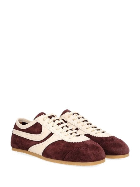 Sneakers in suede