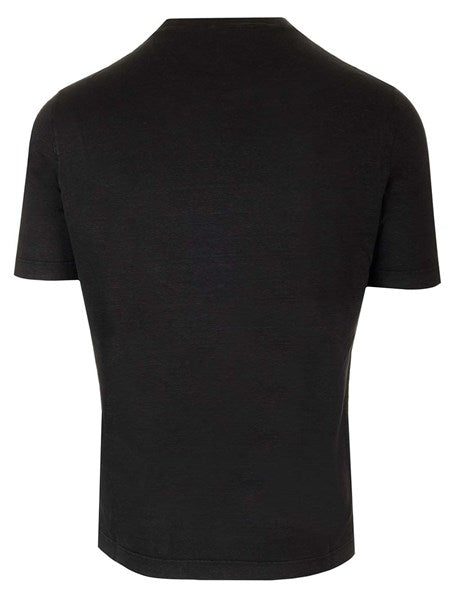 T-shirt nera in lino