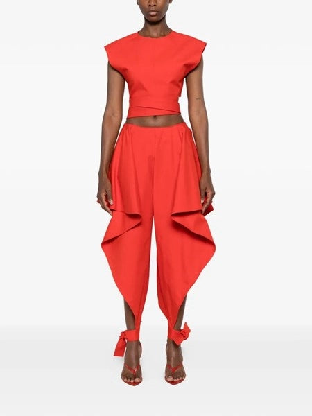 Top cropped in gabardine di cotone con fascia