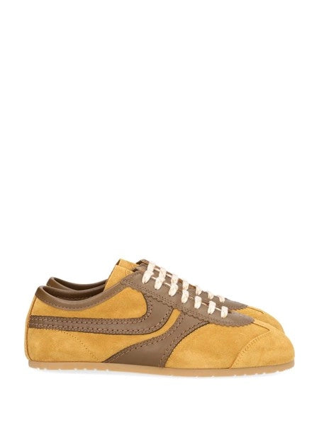 Sneakers in suede
