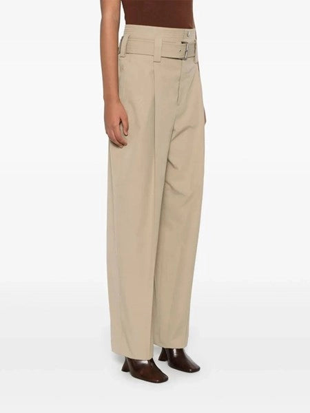 Pantaloni vita alta con cintura