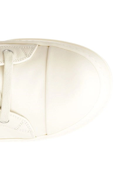 SNEAKS