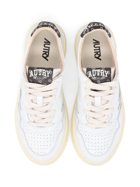 Sneaker "Medalist Low"