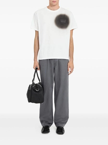 T-shirt con stampa spray