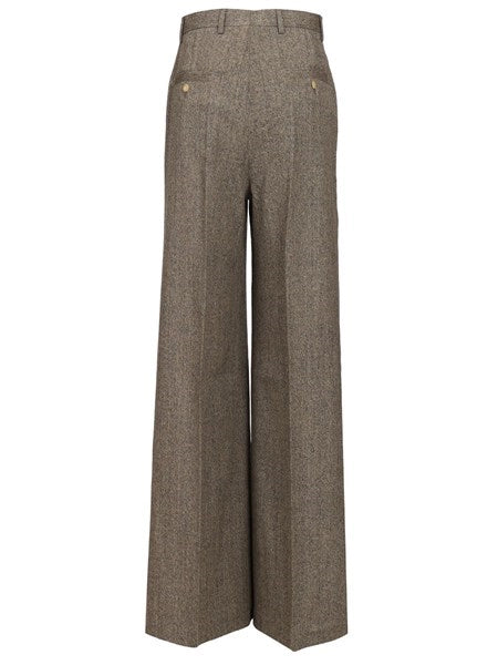 Pantaloni a gamba