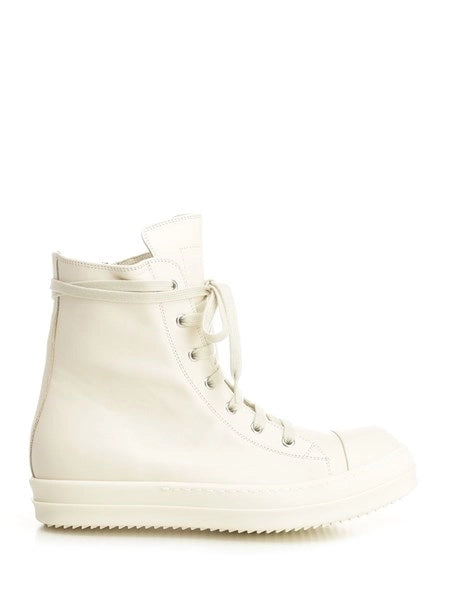 SNEAKS