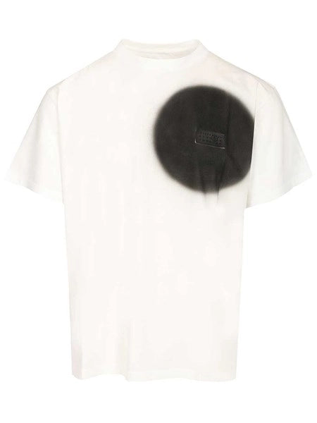 T-shirt con stampa spray