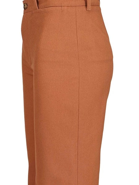 Pantaloni svasati