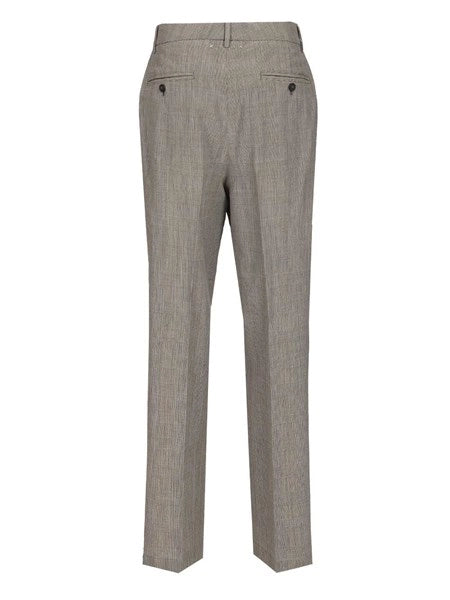 Pantaloni slim