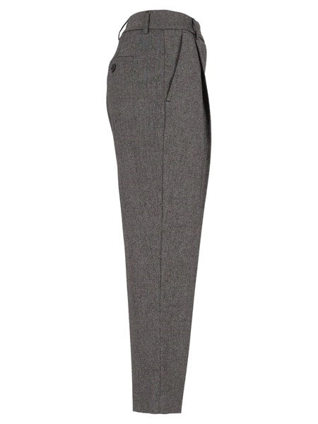 Pantaloni carrot