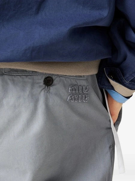 Pantaloni lunghi